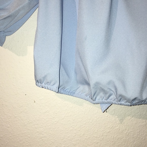 Off the shoulder bow knot crop top - Picture 7 of 8